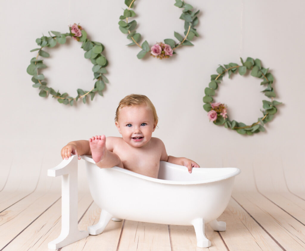 Baby in Badewanne
